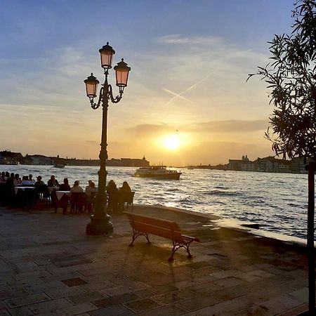 3 Windows On St Mark - Waterfront Apartment Venice Luaran gambar