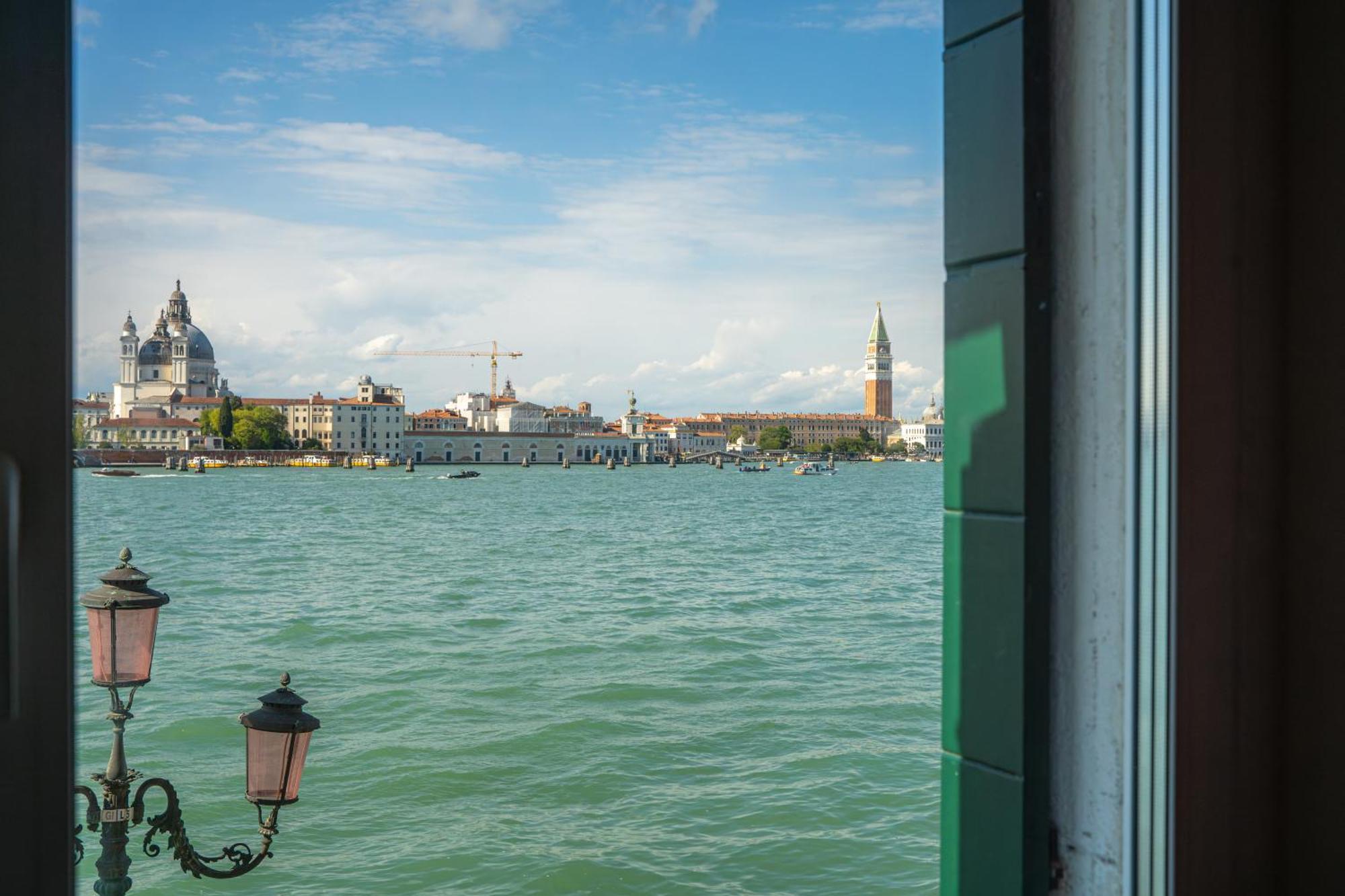3 Windows On St Mark - Waterfront Apartment Venice Luaran gambar