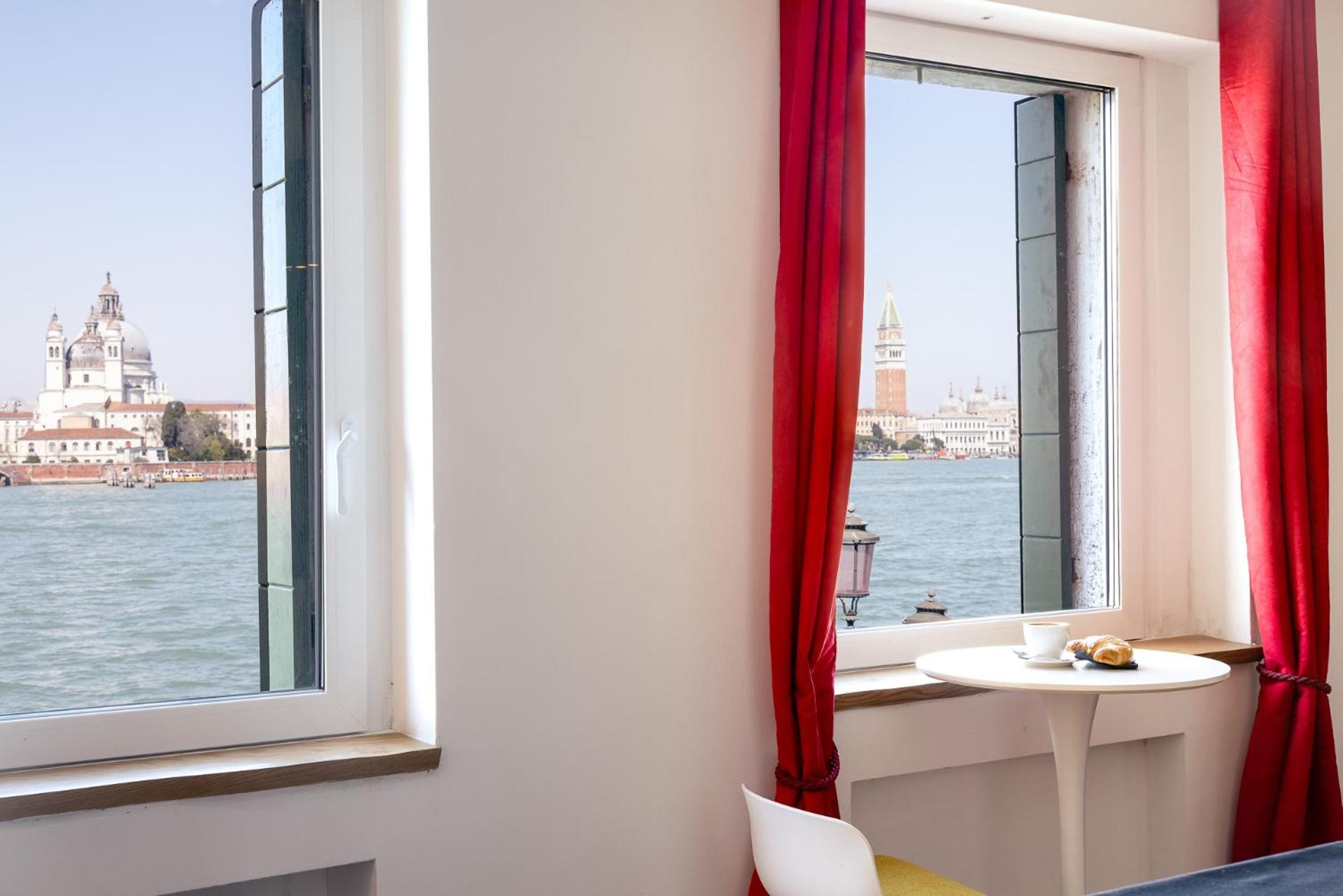 3 Windows On St Mark - Waterfront Apartment Venice Luaran gambar