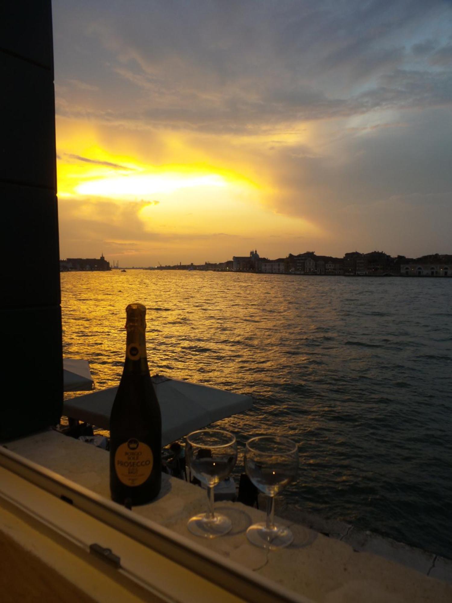 3 Windows On St Mark - Waterfront Apartment Venice Luaran gambar
